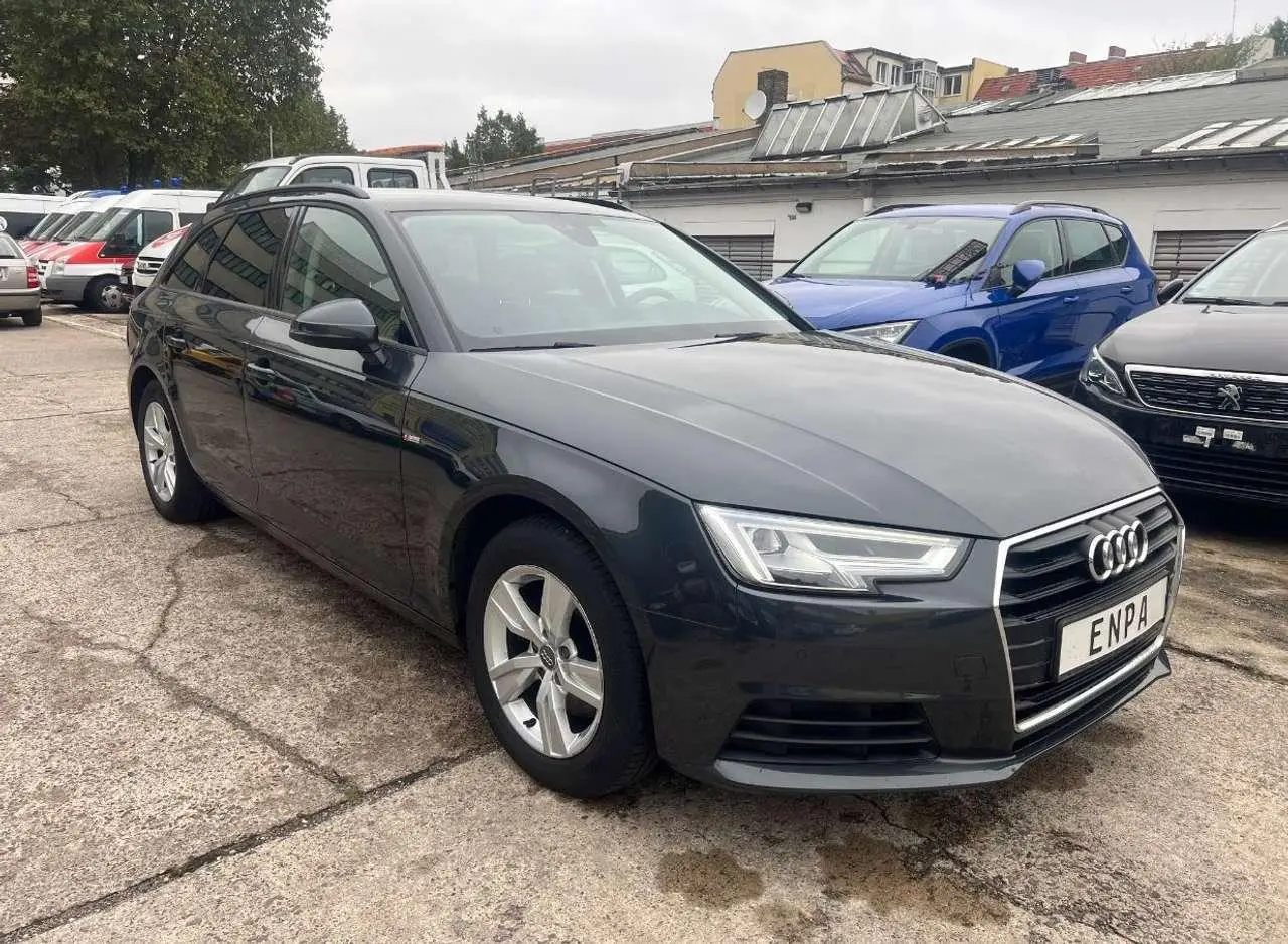 Photo 1 : Audi A4 2019 Diesel