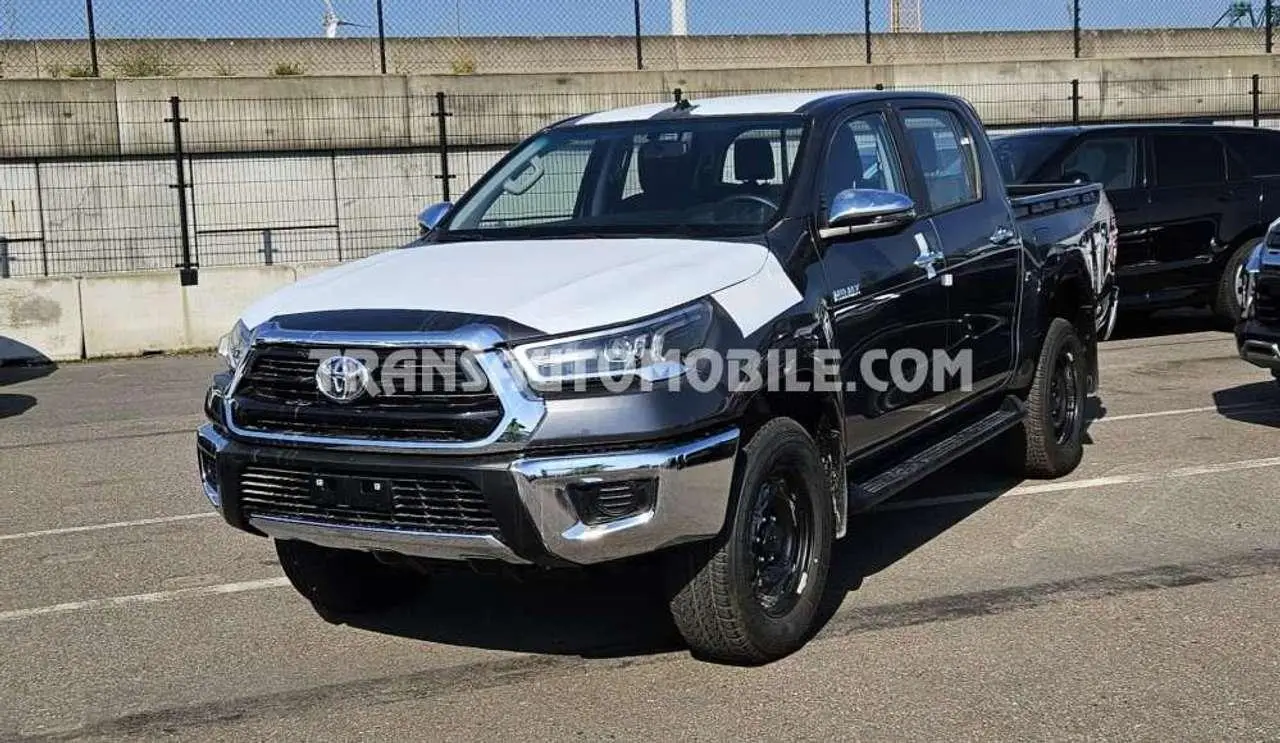 Photo 1 : Toyota Hilux 2024 Diesel