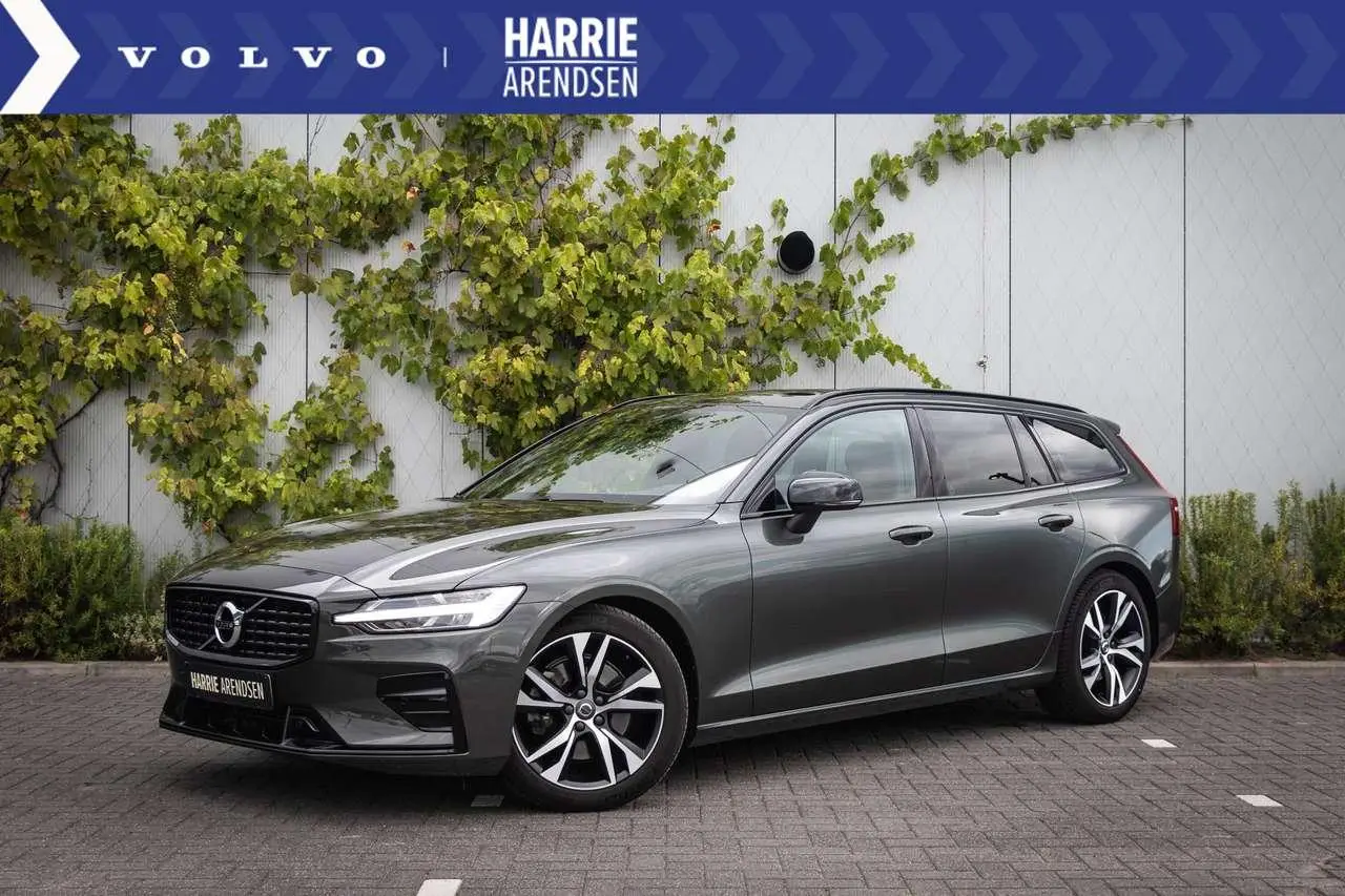 Photo 1 : Volvo V60 2021 Petrol