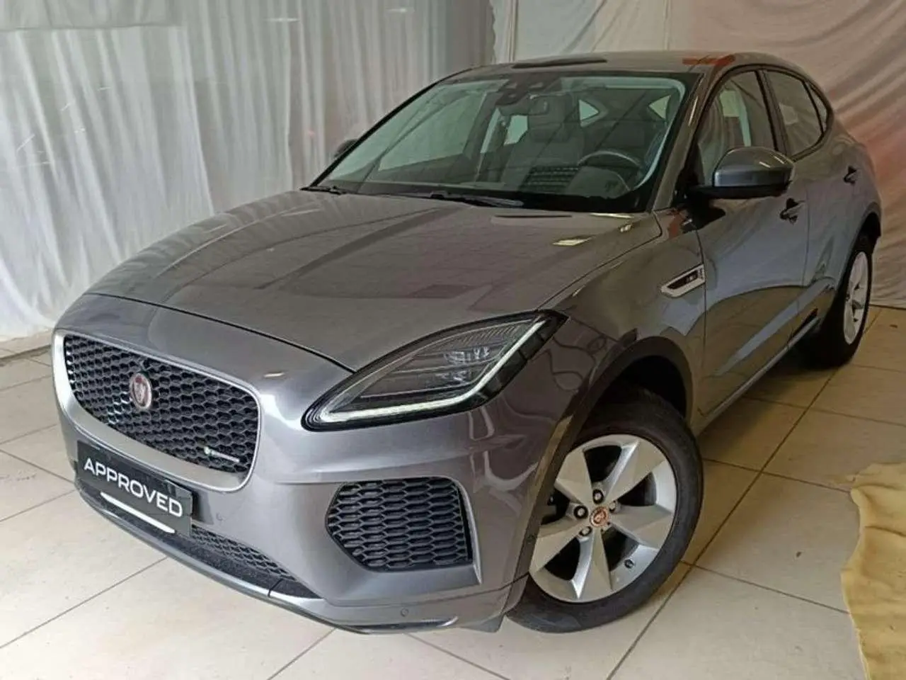 Photo 1 : Jaguar E-pace 2019 Diesel