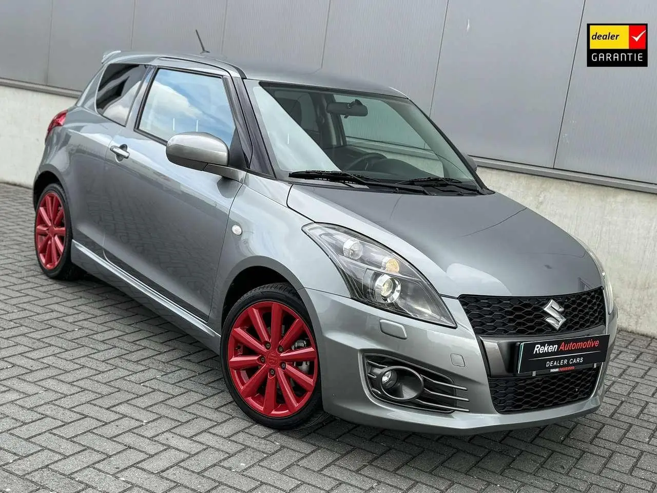 Photo 1 : Suzuki Swift 2016 Petrol