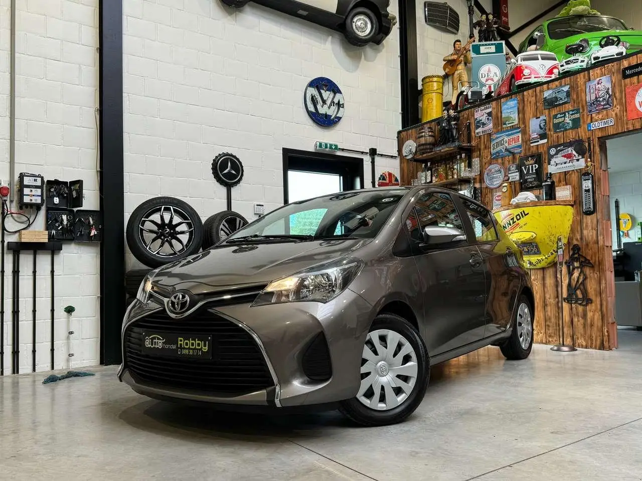 Photo 1 : Toyota Yaris 2017 Petrol