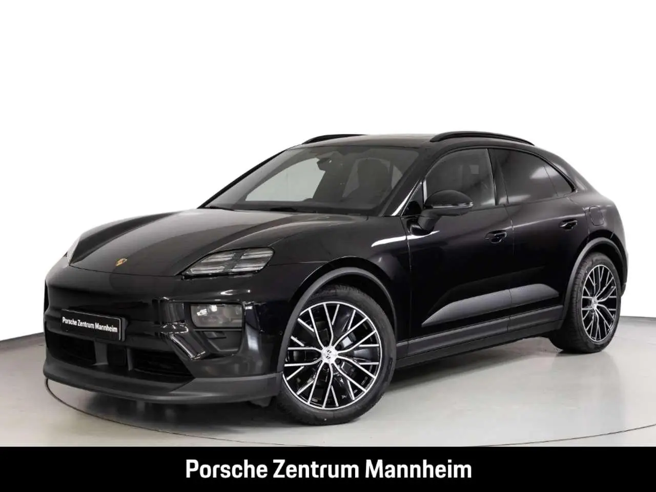 Photo 1 : Porsche Macan 2024 Electric