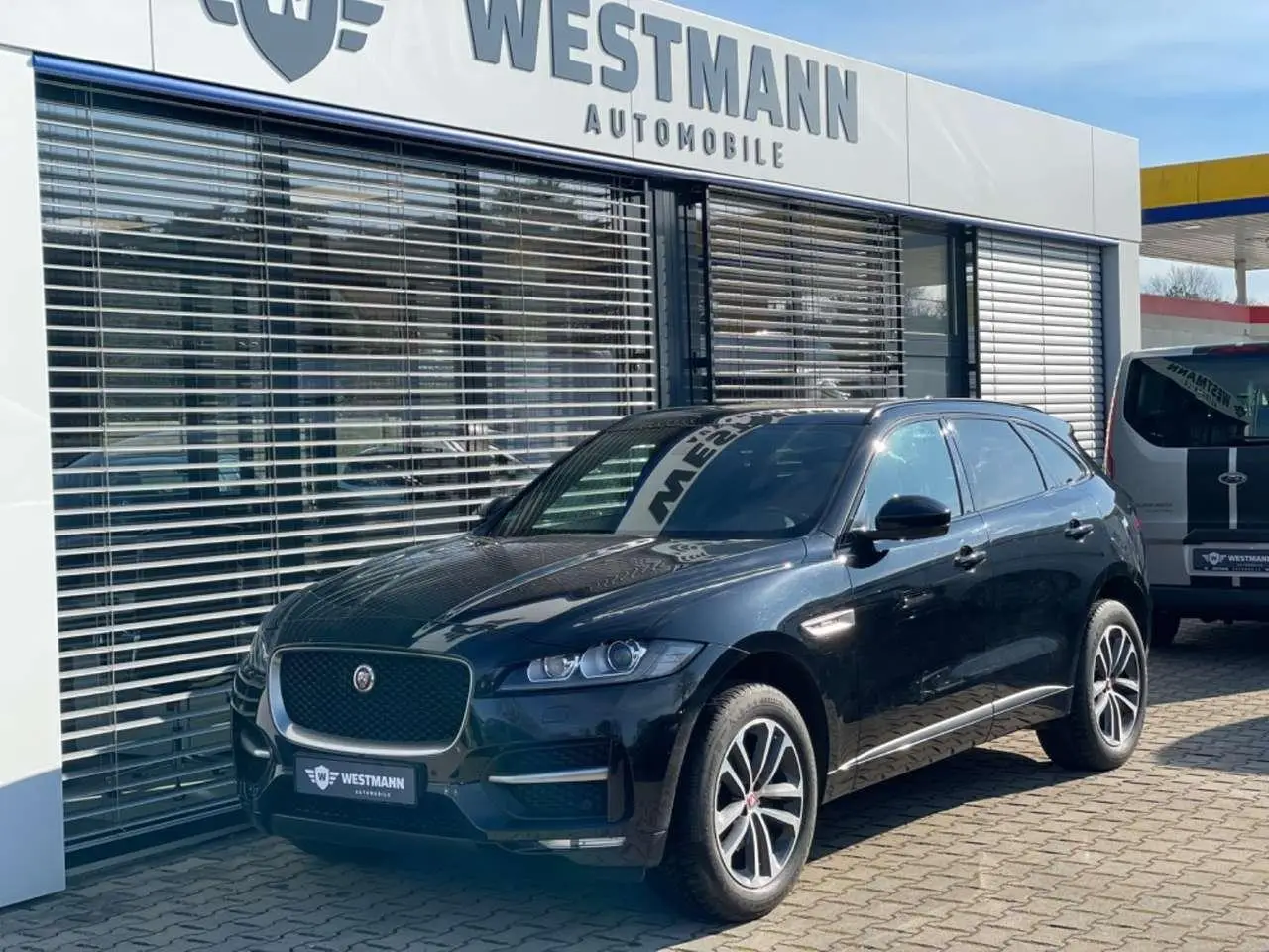 Photo 1 : Jaguar F-pace 2019 Petrol