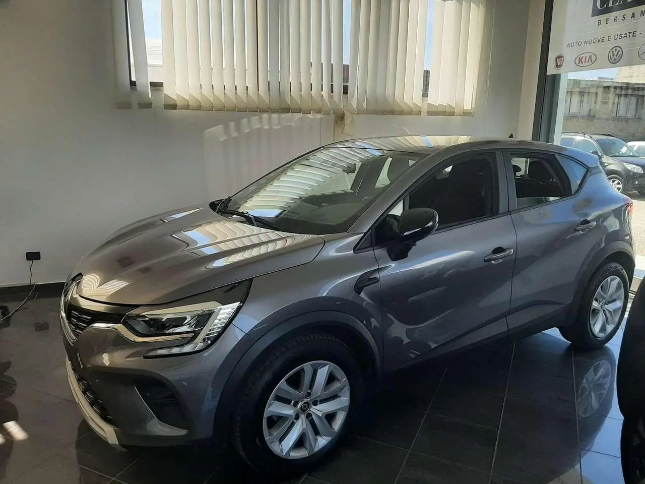 Photo 1 : Renault Captur 2021 GPL