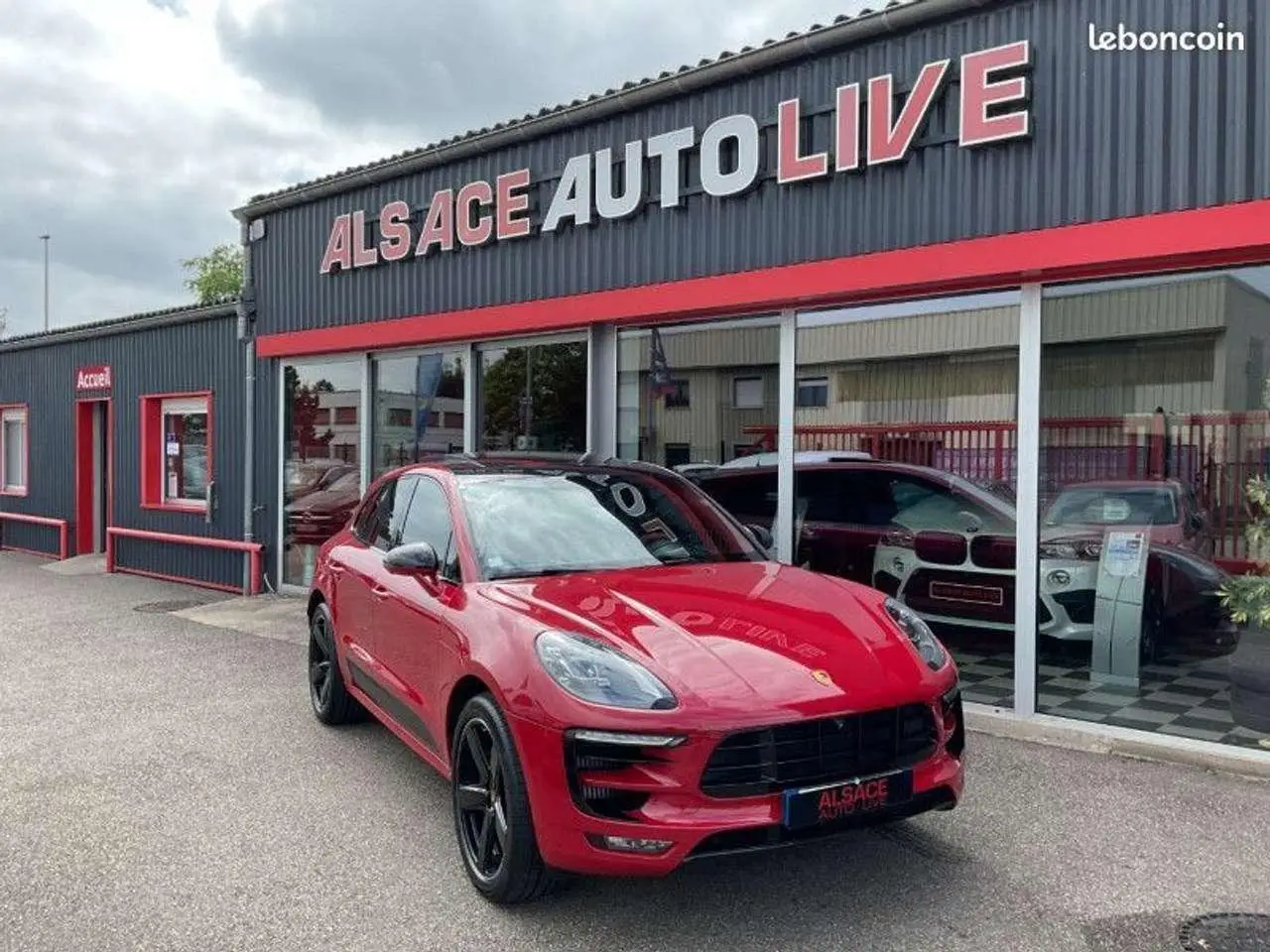 Photo 1 : Porsche Macan 2018 Essence