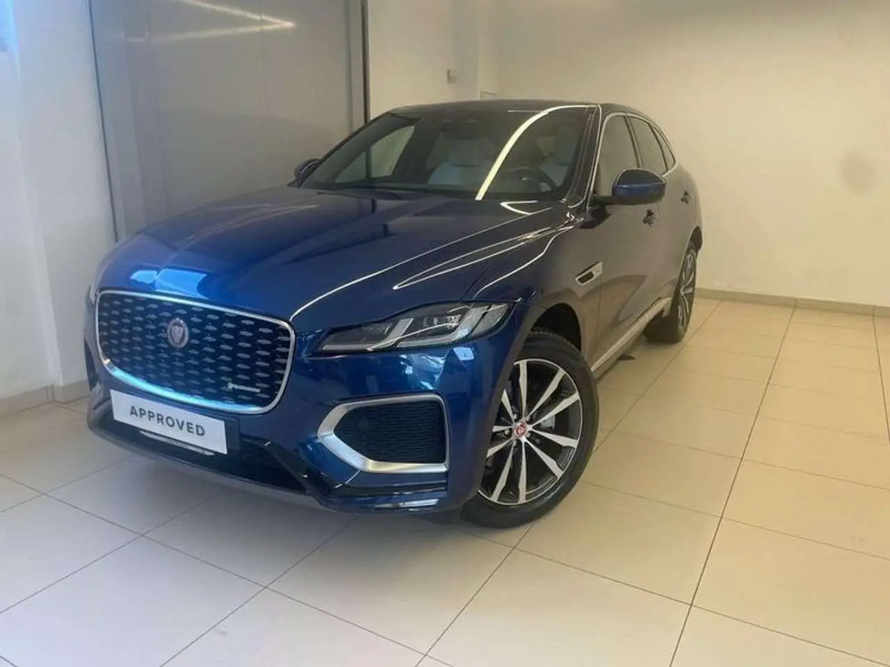 Photo 1 : Jaguar F-pace 2023 Hybrid