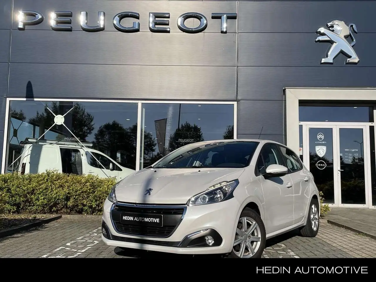 Photo 1 : Peugeot 208 2017 Essence