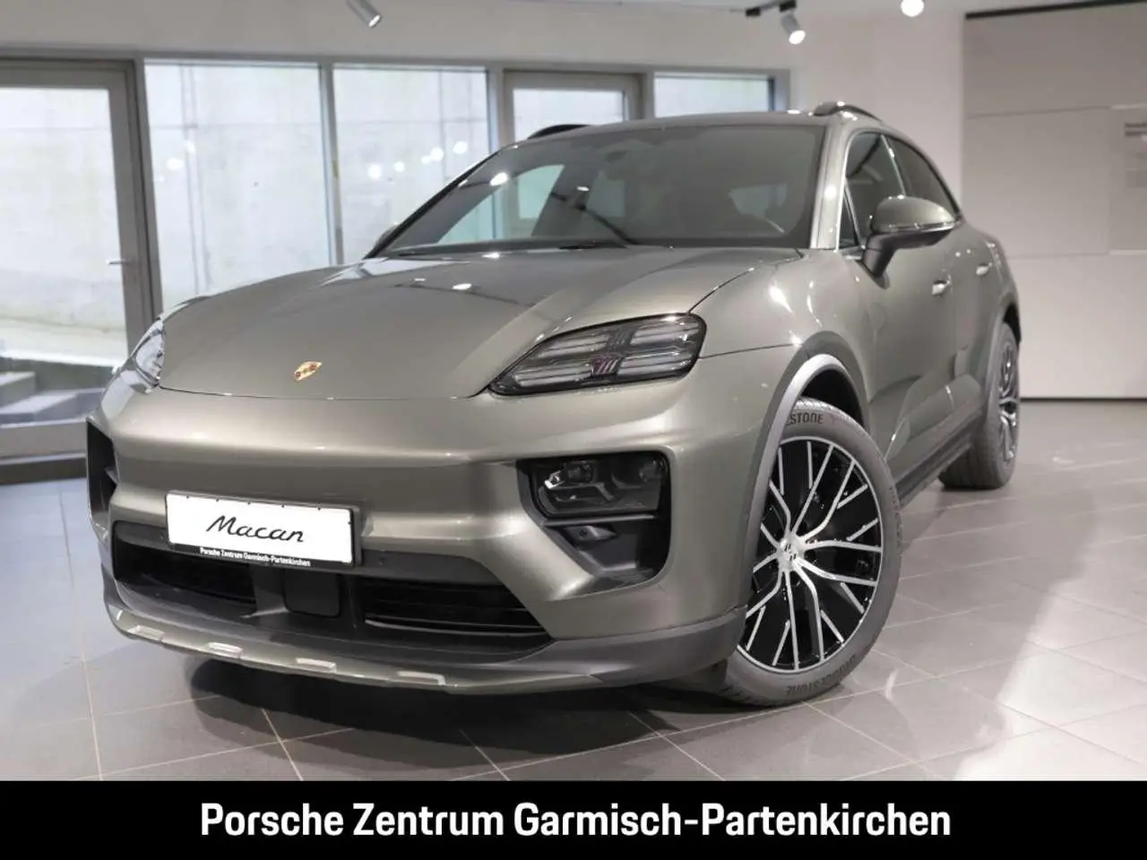 Photo 1 : Porsche Macan 2024 Électrique