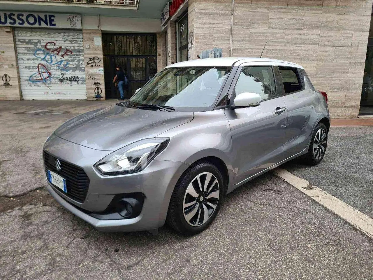 Photo 1 : Suzuki Swift 2018 Hybrid