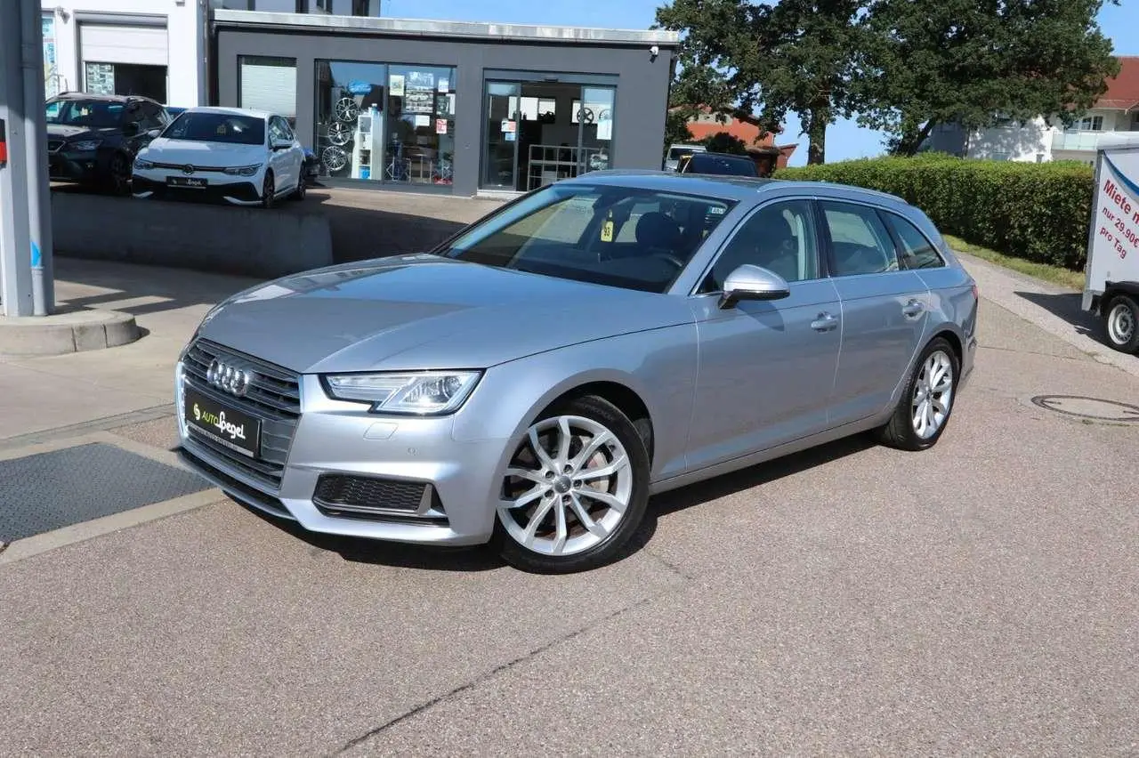 Photo 1 : Audi A4 2019 Petrol