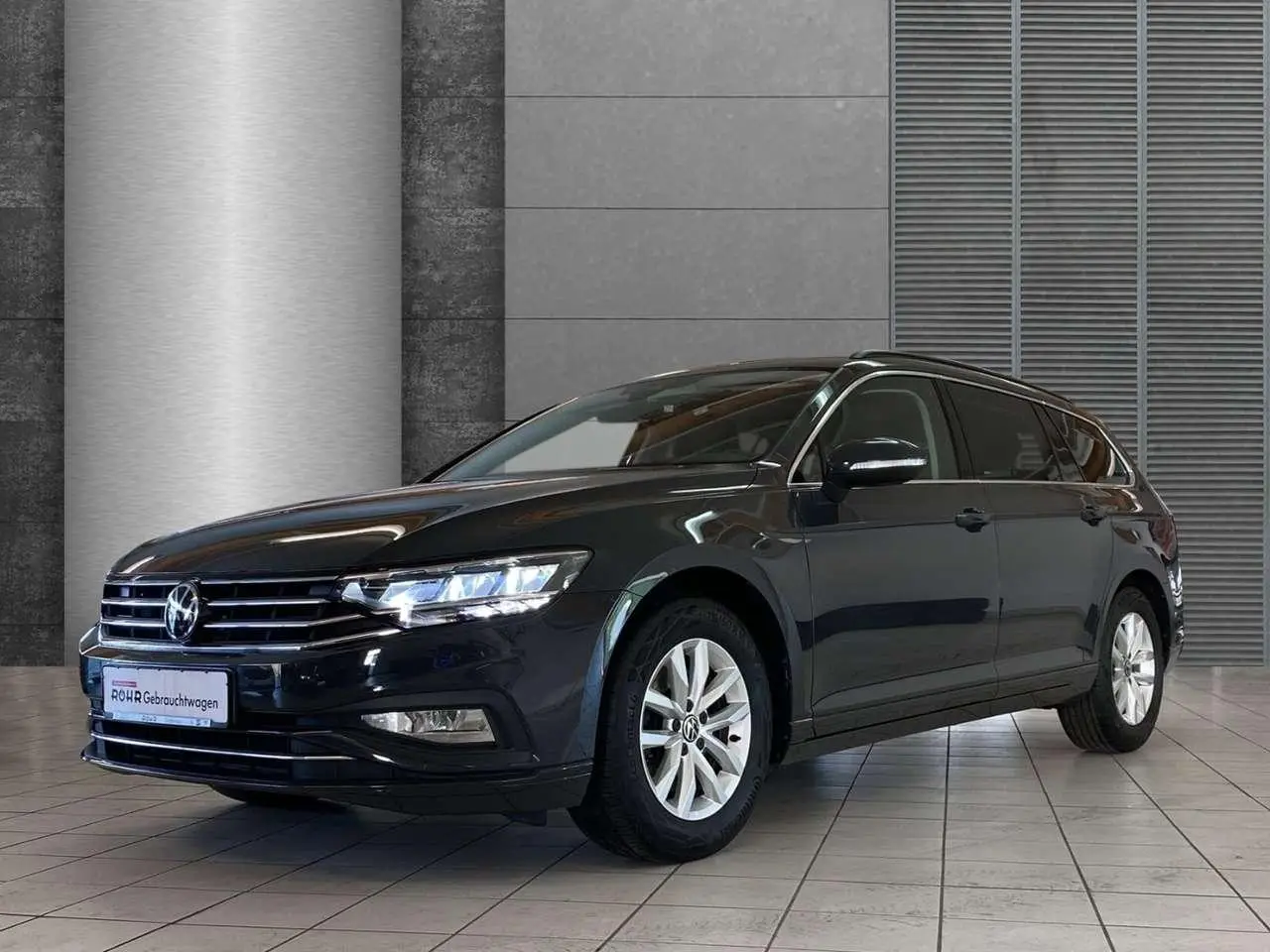 Photo 1 : Volkswagen Passat 2021 Petrol