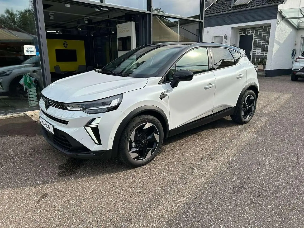 Photo 1 : Renault Captur 2024 Petrol