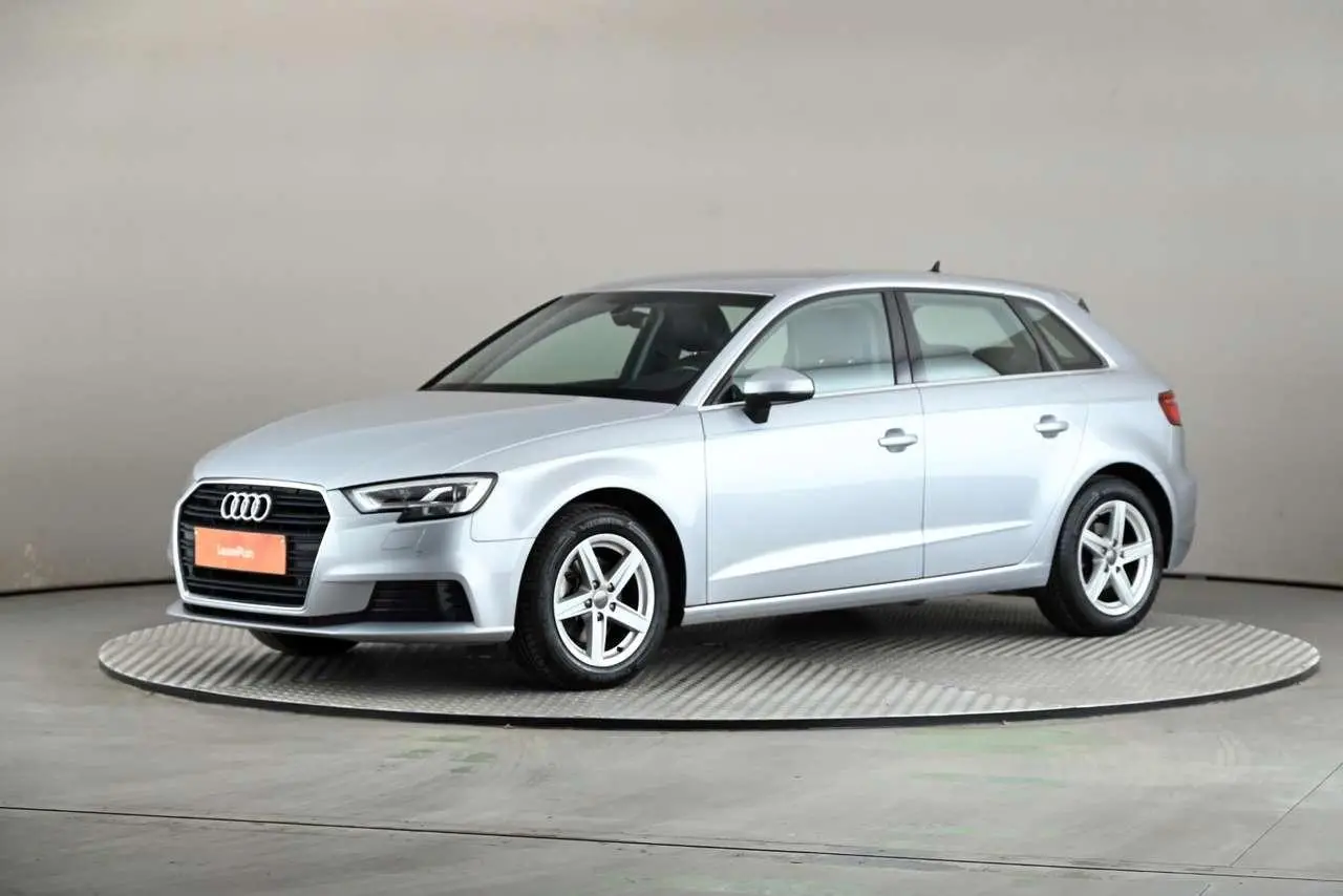 Photo 1 : Audi A3 2019 Petrol