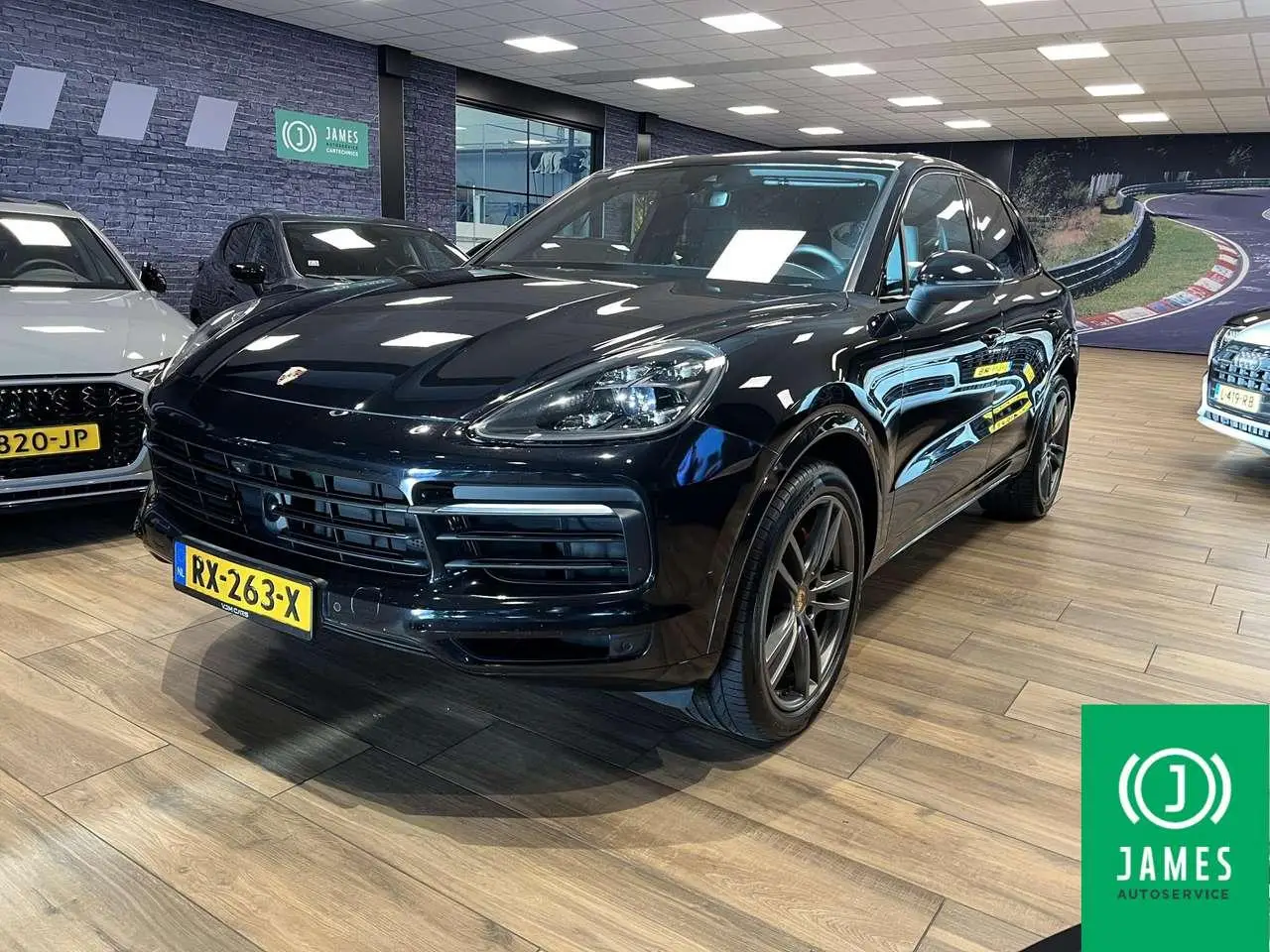 Photo 1 : Porsche Cayenne 2017 Petrol