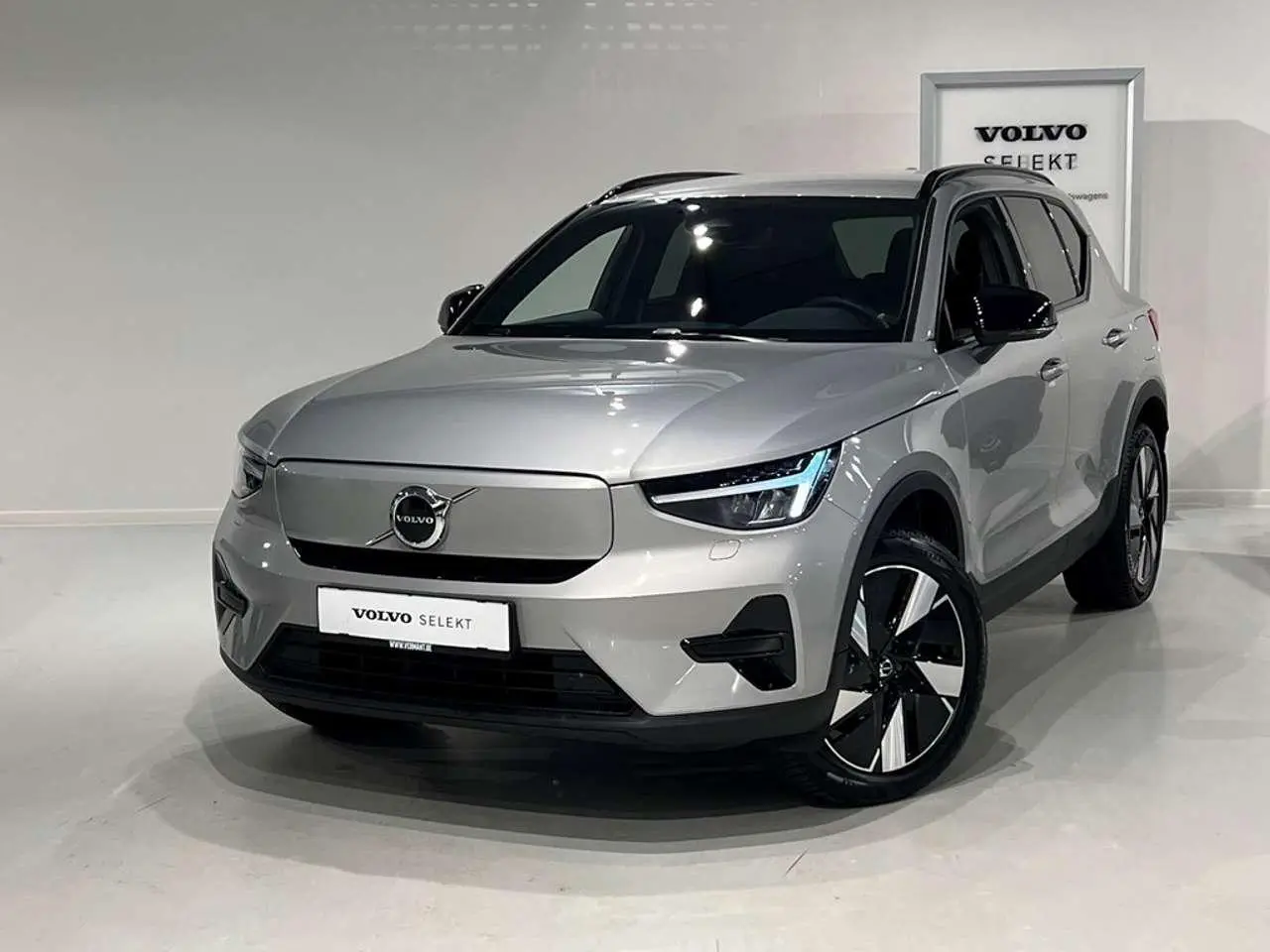 Photo 1 : Volvo Xc40 2023 Electric