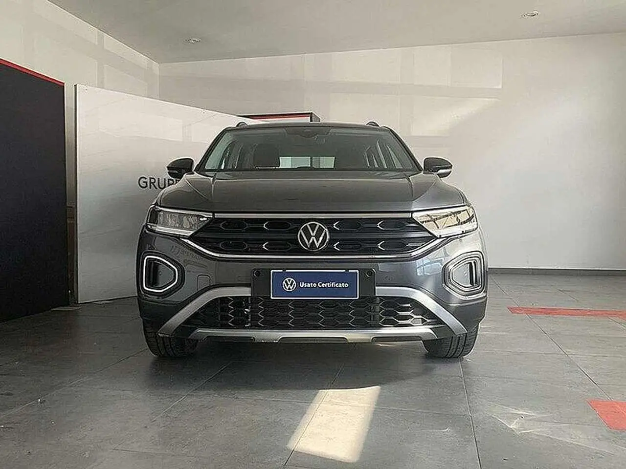 Photo 1 : Volkswagen T-roc 2023 Essence