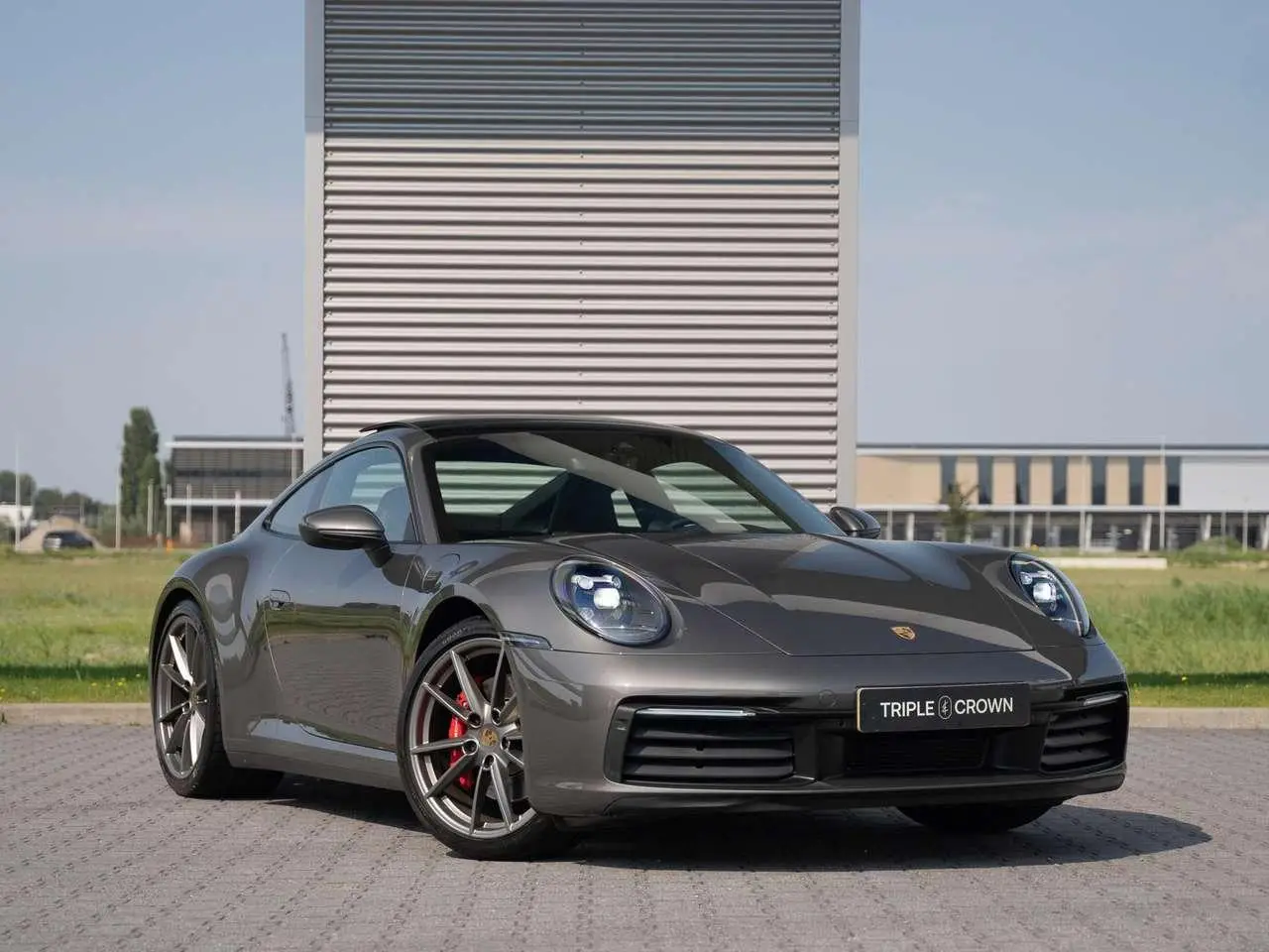 Photo 1 : Porsche 992 2019 Petrol