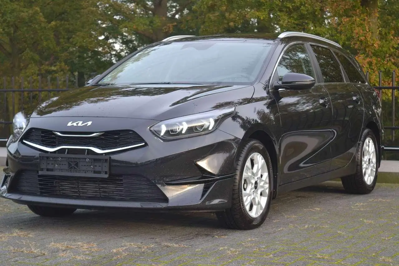 Photo 1 : Kia Ceed 2024 Essence