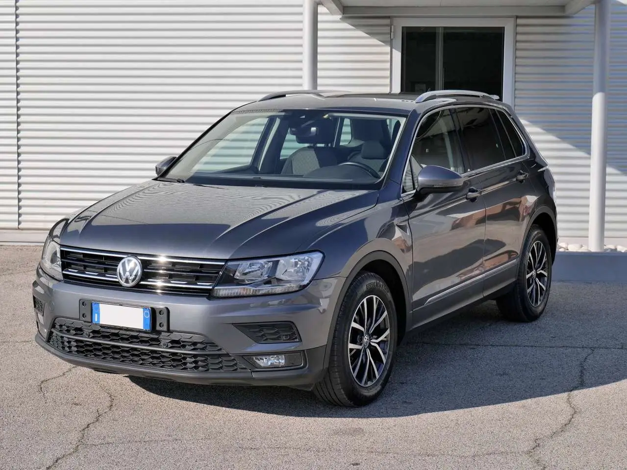 Photo 1 : Volkswagen Tiguan 2020 Essence