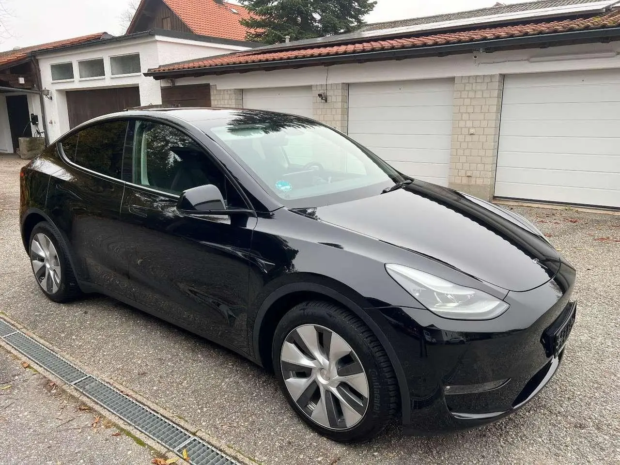 Photo 1 : Tesla Model Y 2022 Électrique