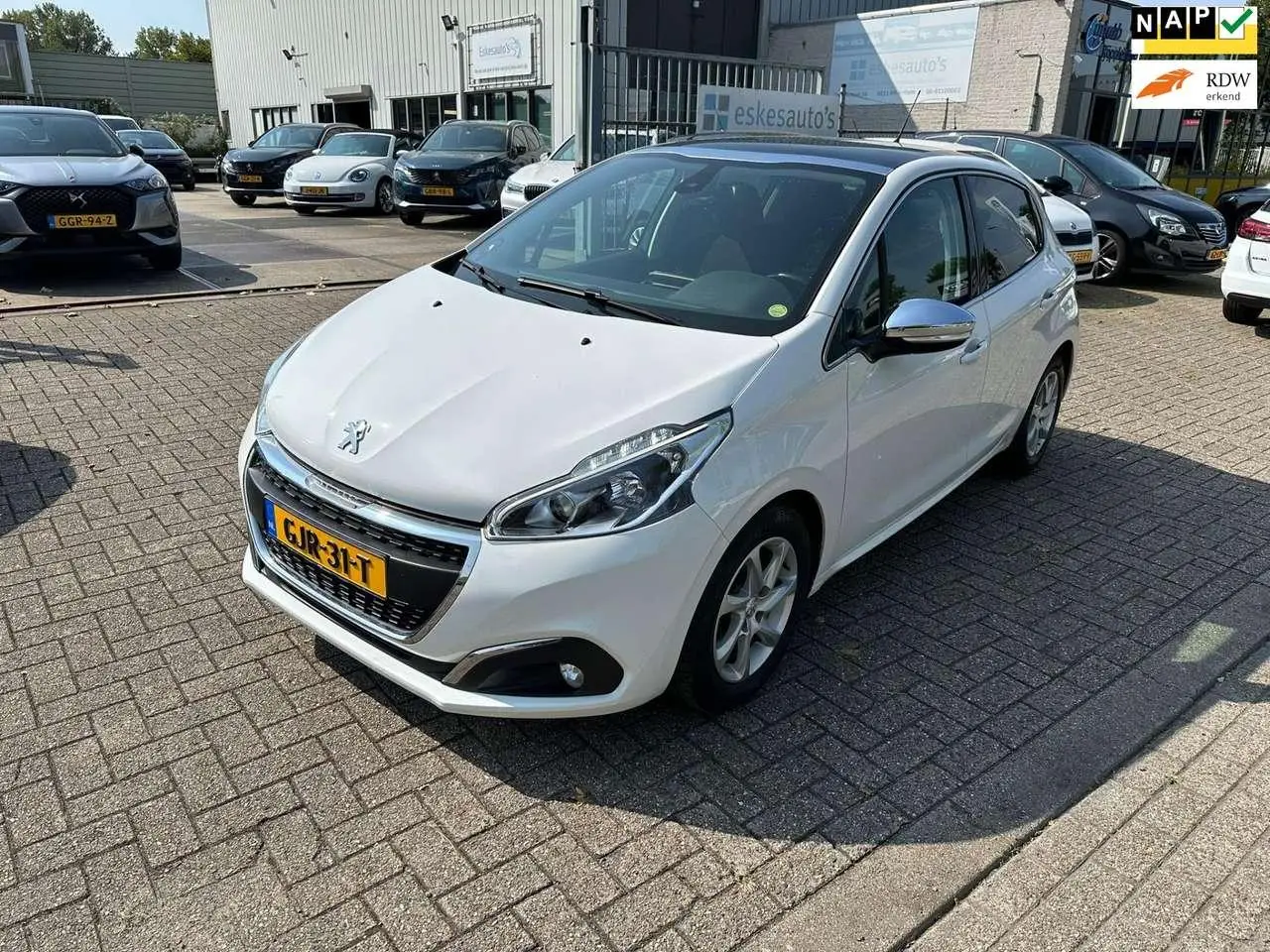 Photo 1 : Peugeot 208 2019 Petrol