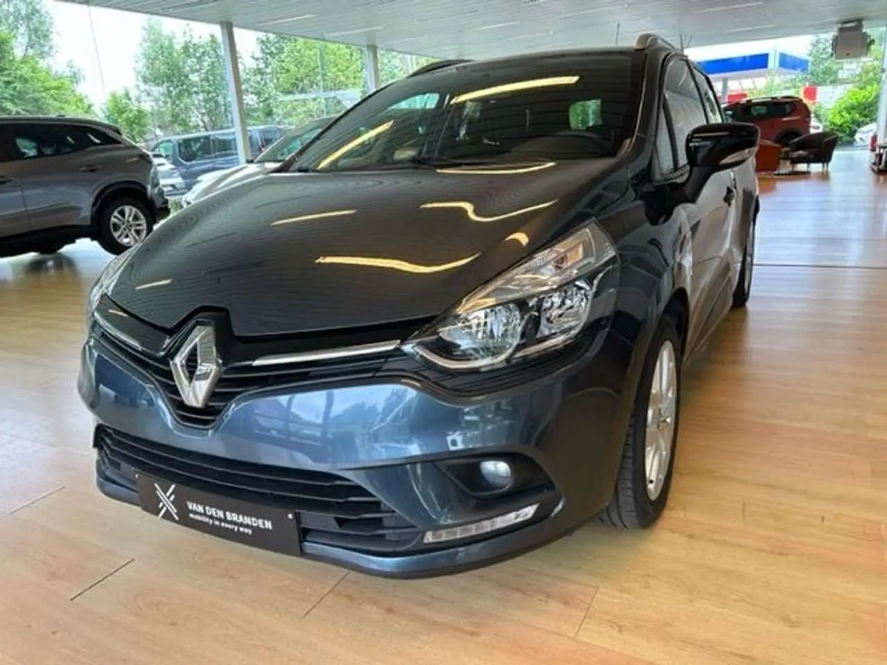 Photo 1 : Renault Clio 2019 Essence