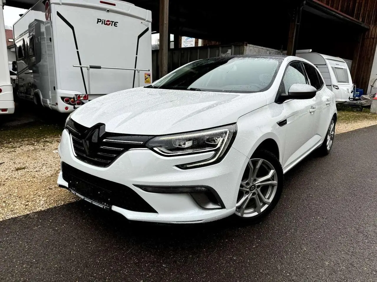 Photo 1 : Renault Megane 2016 Essence