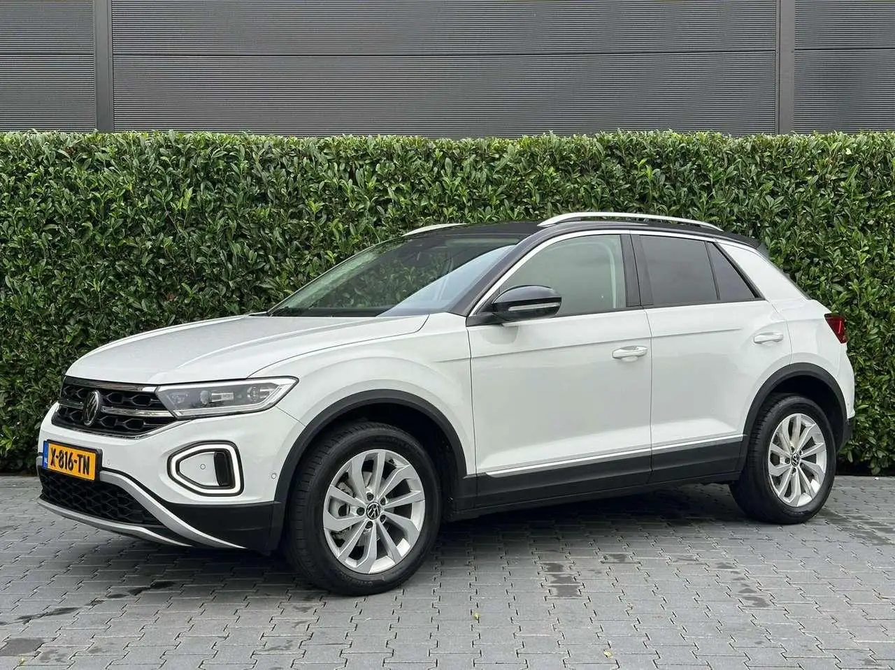 Photo 1 : Volkswagen T-roc 2023 Essence