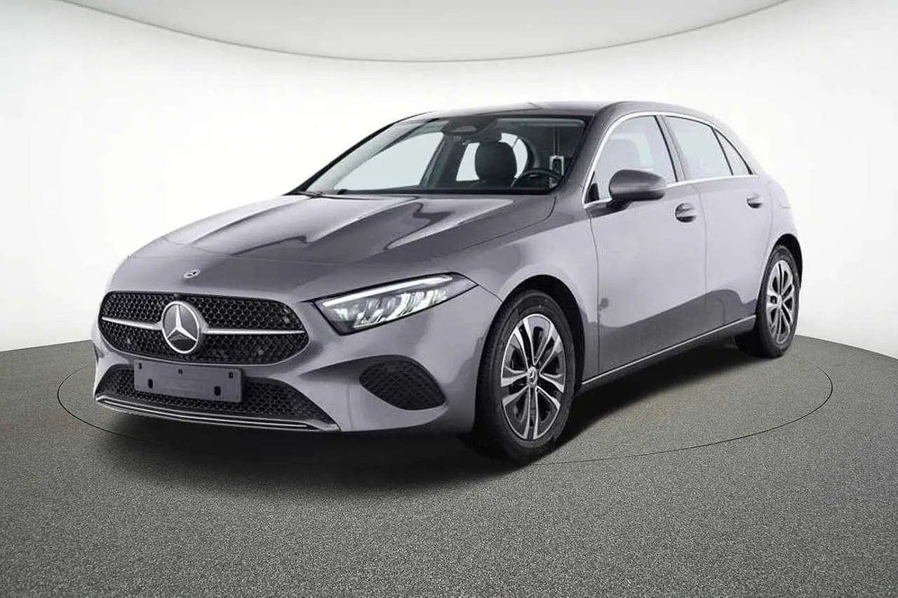 Photo 1 : Mercedes-benz Classe A 2023 Petrol