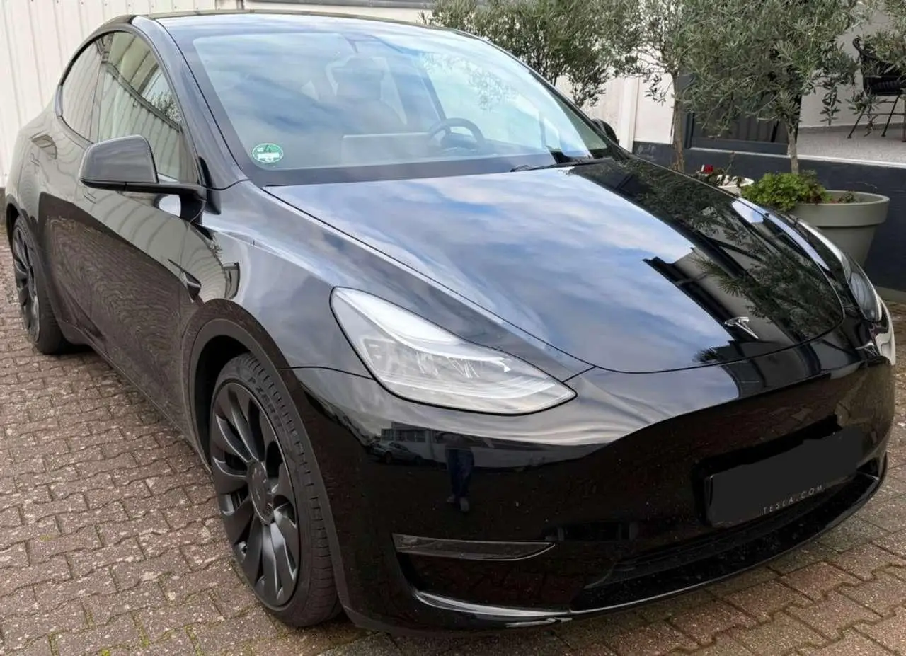 Photo 1 : Tesla Model Y 2023 Électrique