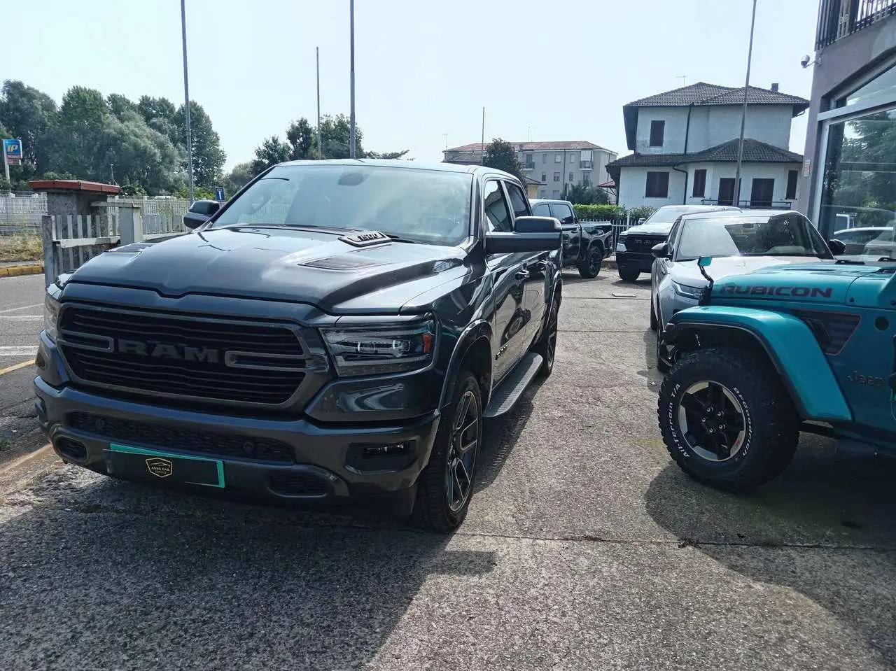 Photo 1 : Dodge Ram 2021 Petrol