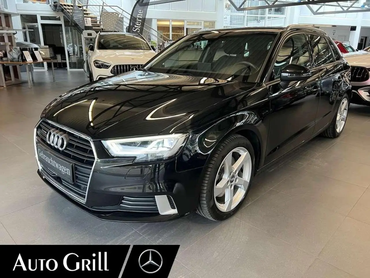 Photo 1 : Audi A3 2018 Petrol