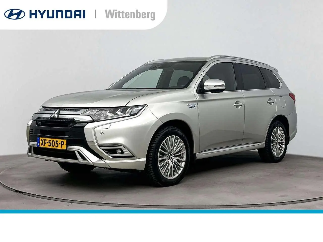 Photo 1 : Mitsubishi Outlander 2019 Hybrid