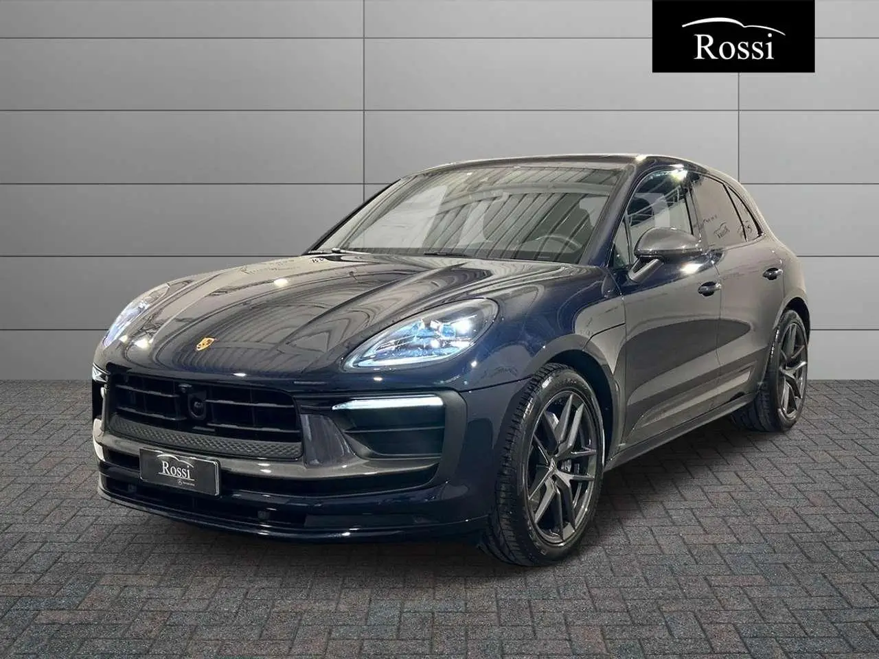 Photo 1 : Porsche Macan 2023 Essence