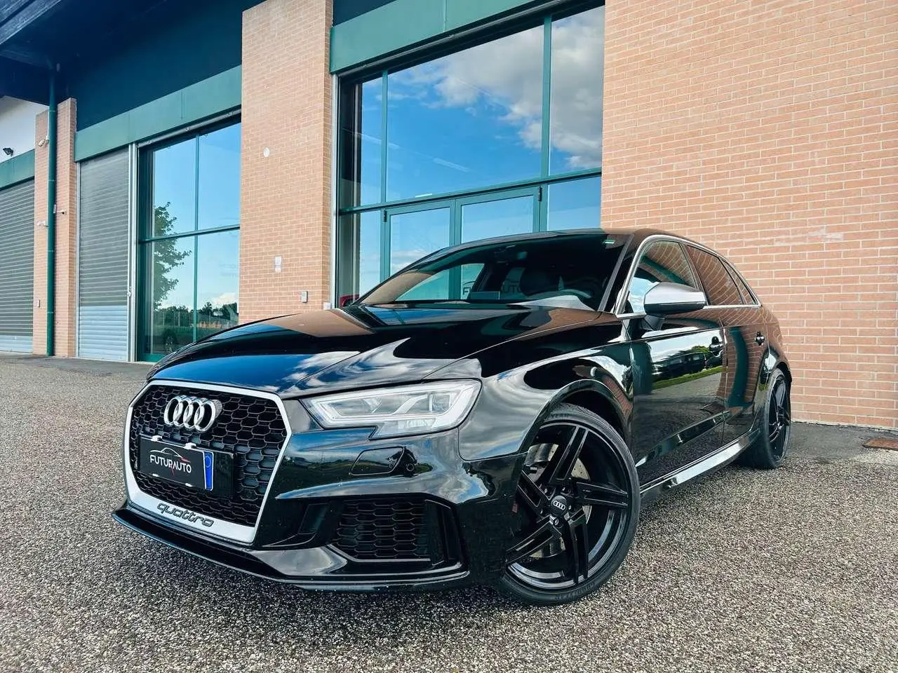 Photo 1 : Audi Rs3 2018 Essence