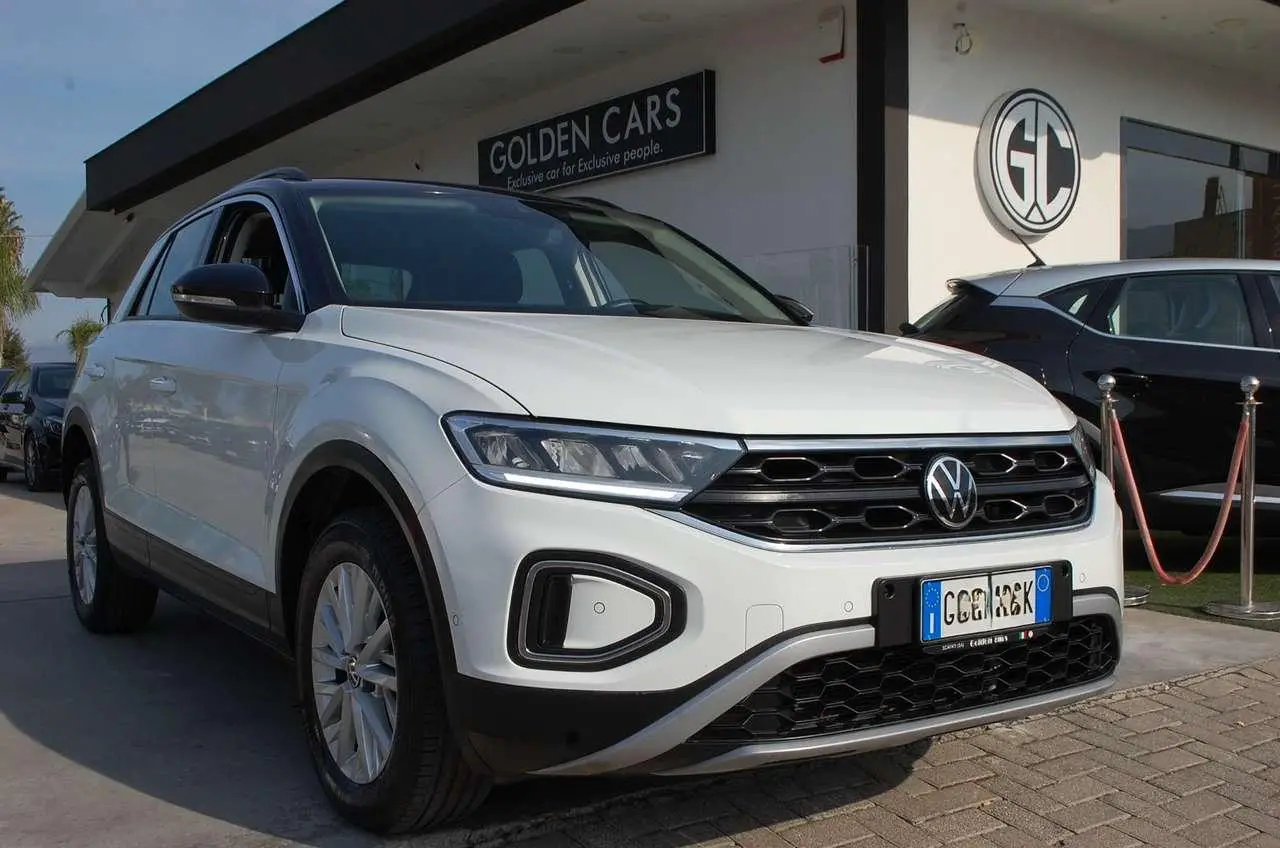 Photo 1 : Volkswagen T-roc 2022 Essence