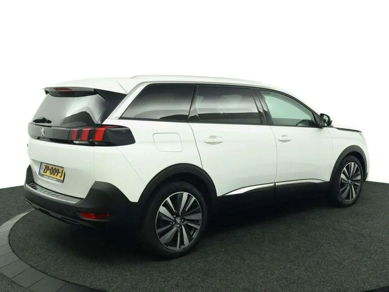 Photo 1 : Peugeot 5008 2019 Petrol