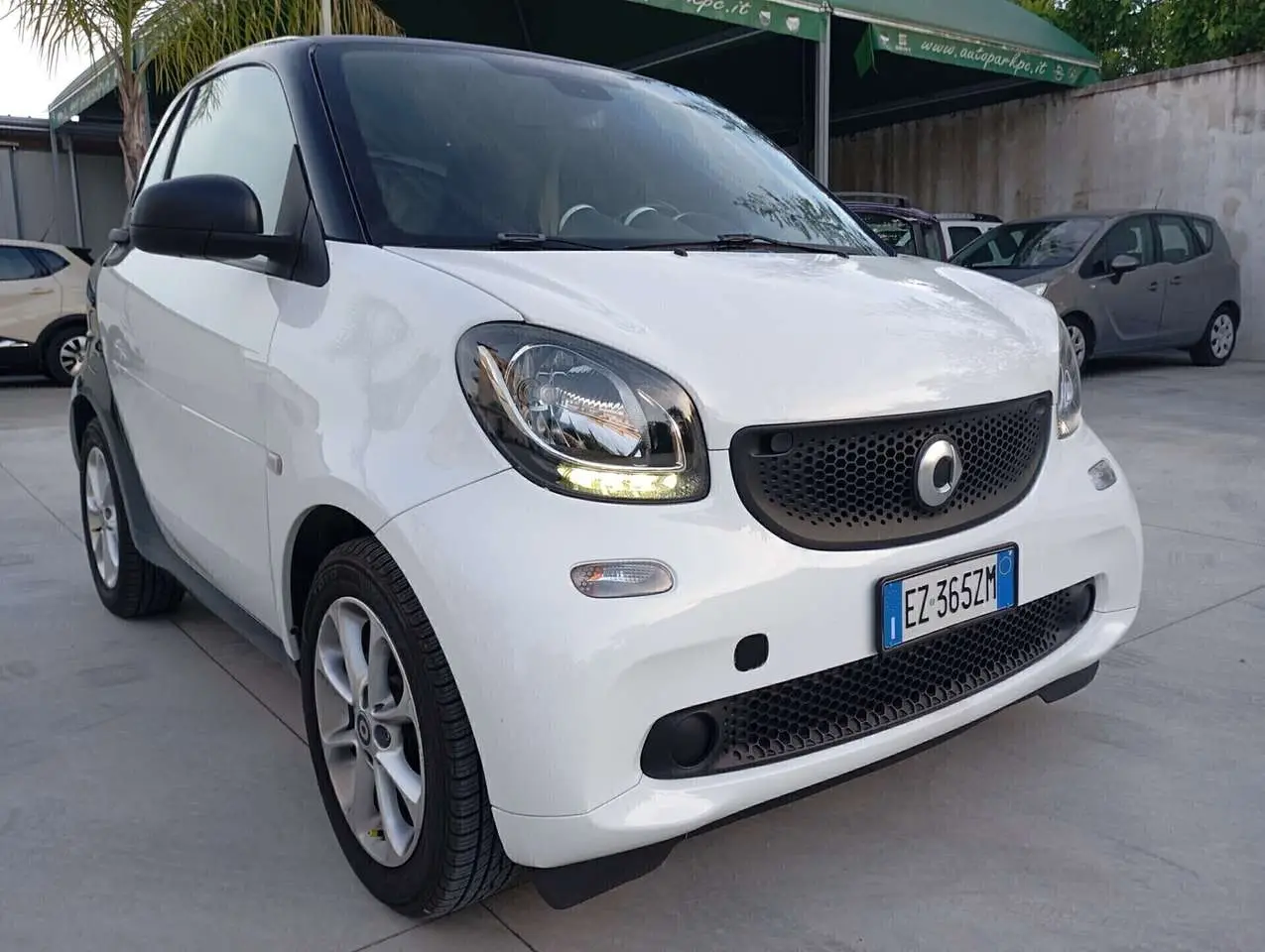 Photo 1 : Smart Fortwo 2015 Petrol