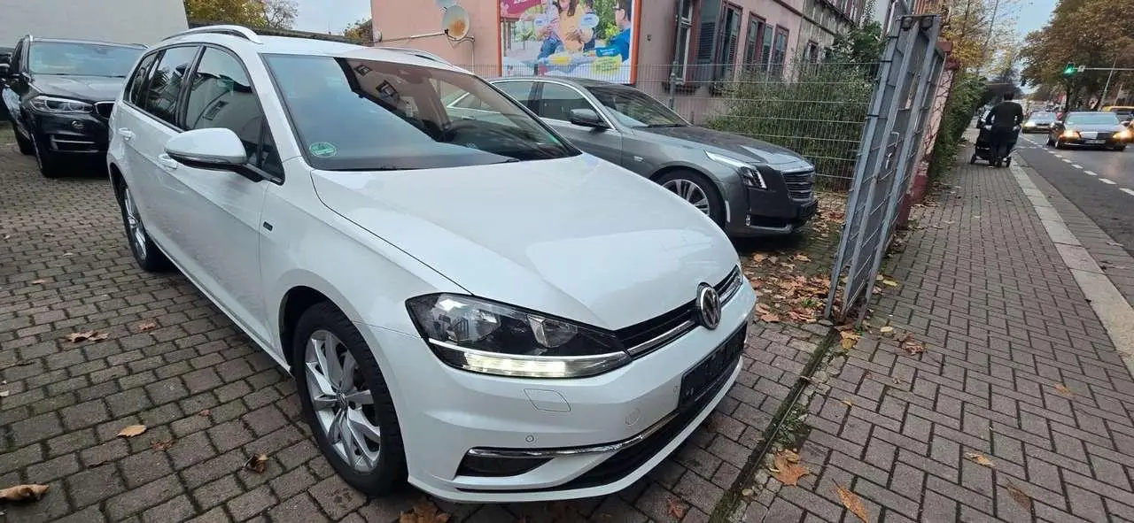 Photo 1 : Volkswagen Golf 2018 Essence