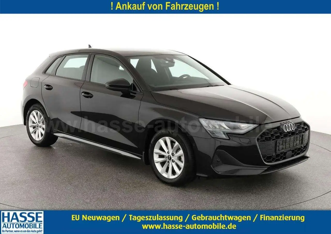 Photo 1 : Audi A3 2024 Petrol