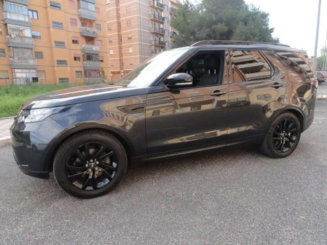 Photo 1 : Land Rover Discovery 2018 Diesel