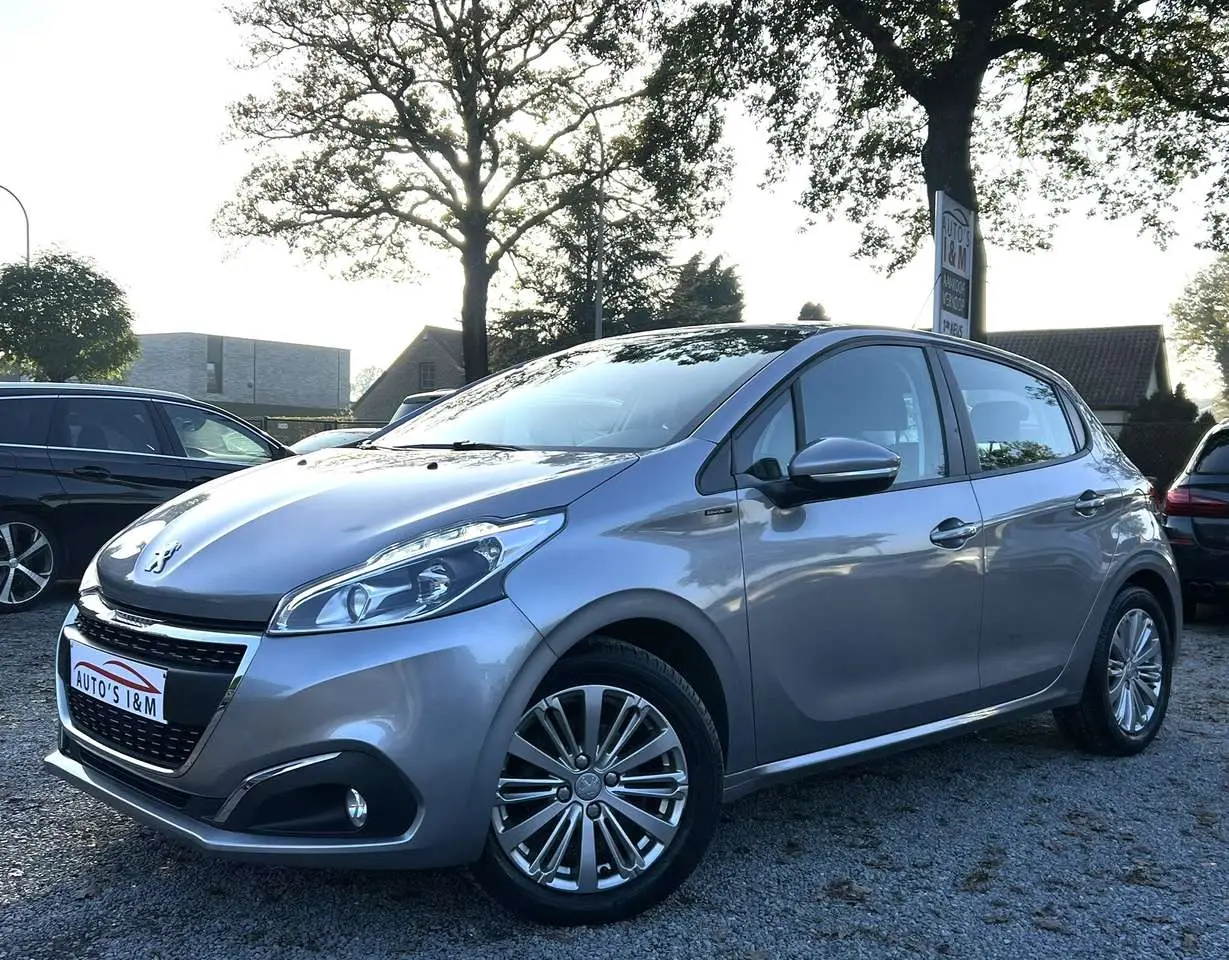 Photo 1 : Peugeot 208 2019 Petrol