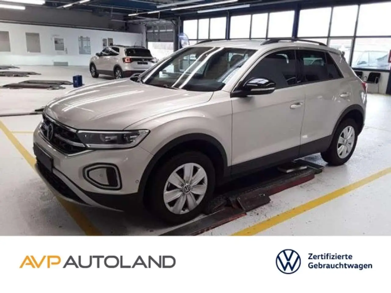 Photo 1 : Volkswagen T-roc 2023 Petrol