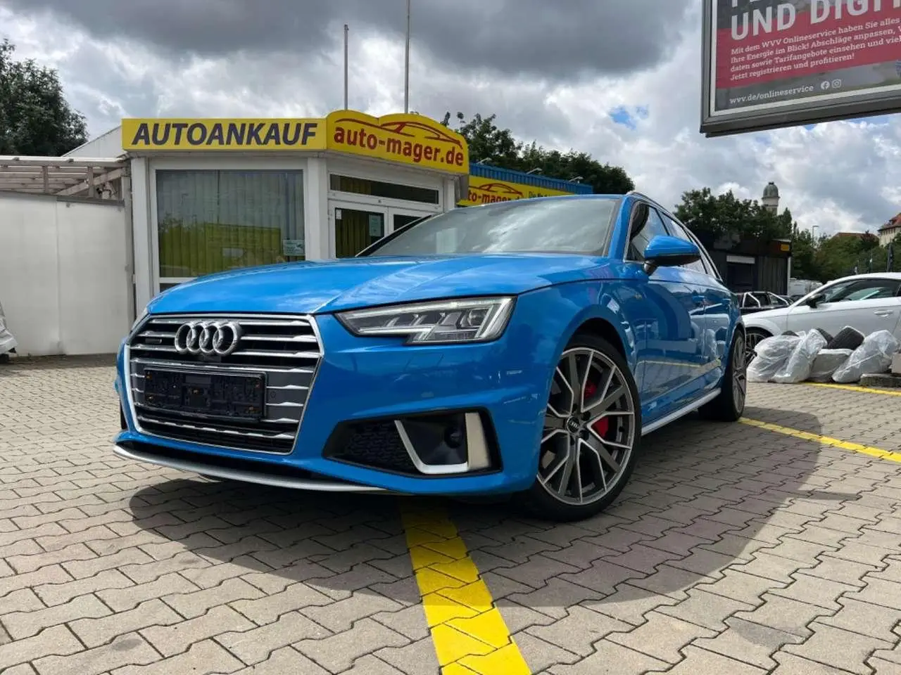 Photo 1 : Audi A4 2019 Petrol