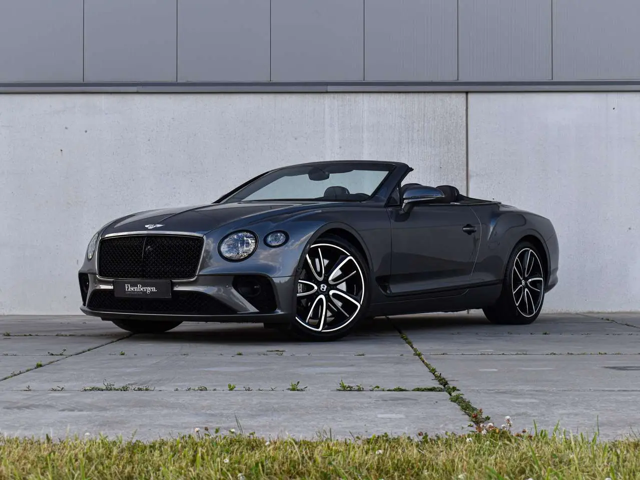 Photo 1 : Bentley Continental 2022 Essence