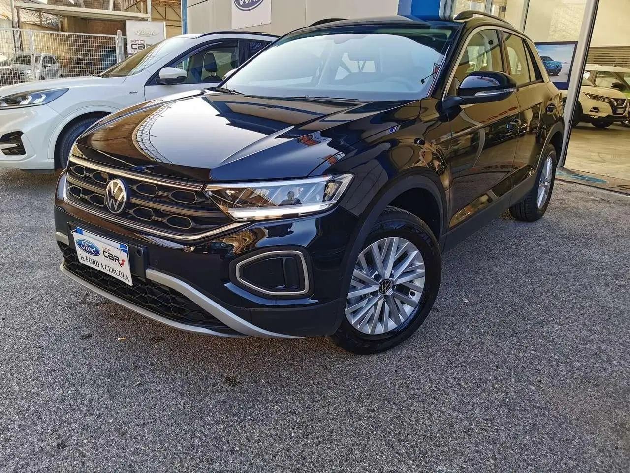 Photo 1 : Volkswagen T-roc 2024 Petrol