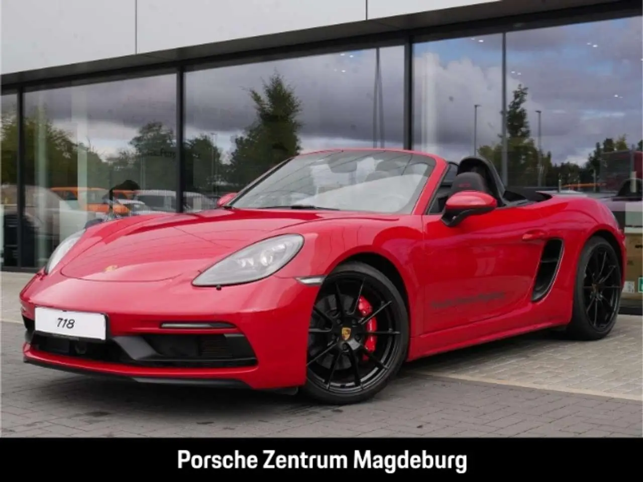 Photo 1 : Porsche Boxster 2023 Petrol