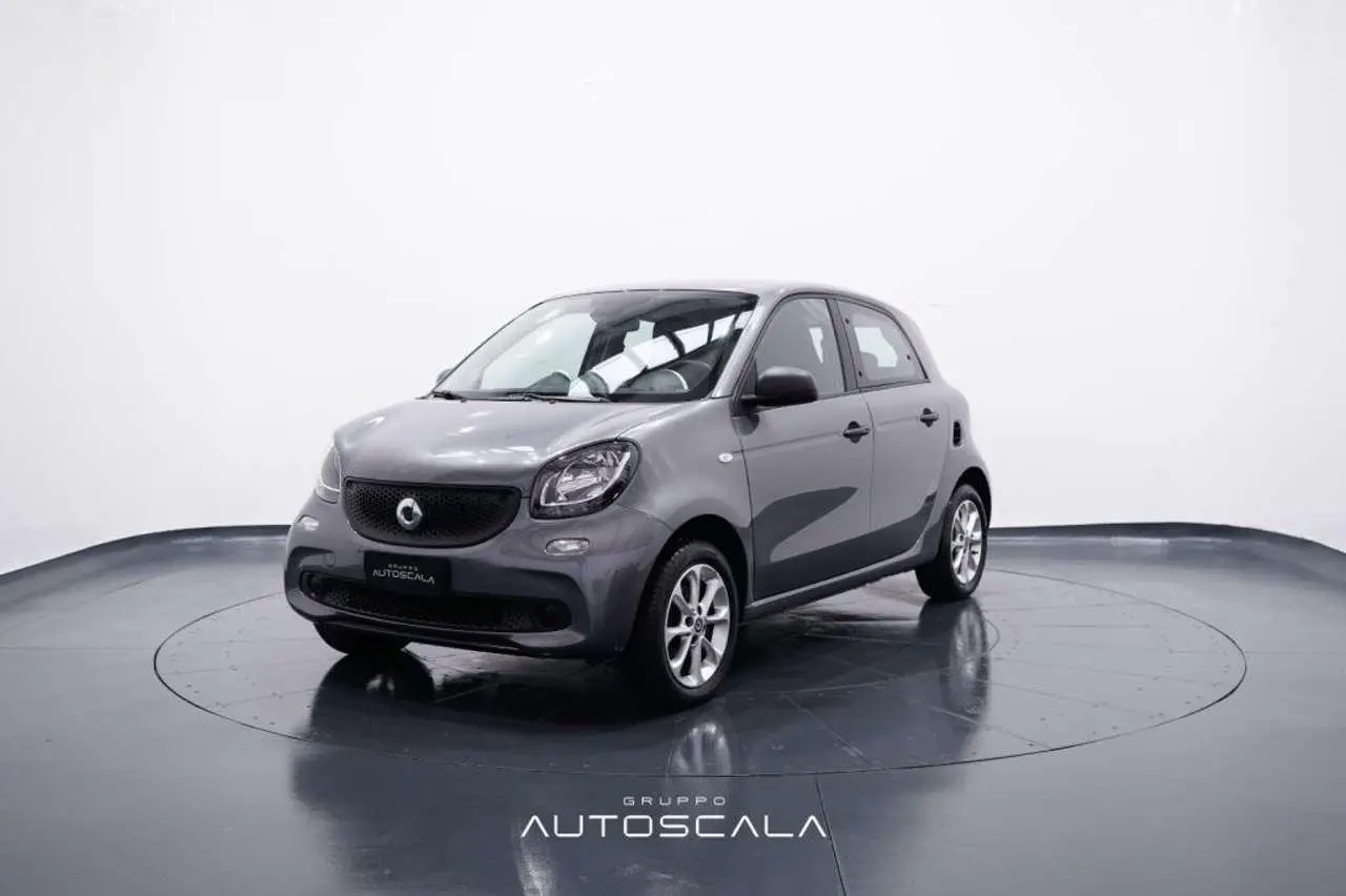 Photo 1 : Smart Forfour 2017 Petrol