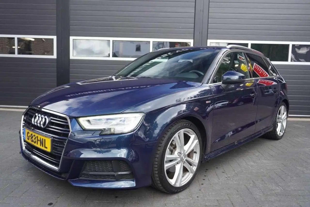 Photo 1 : Audi A3 2019 Petrol